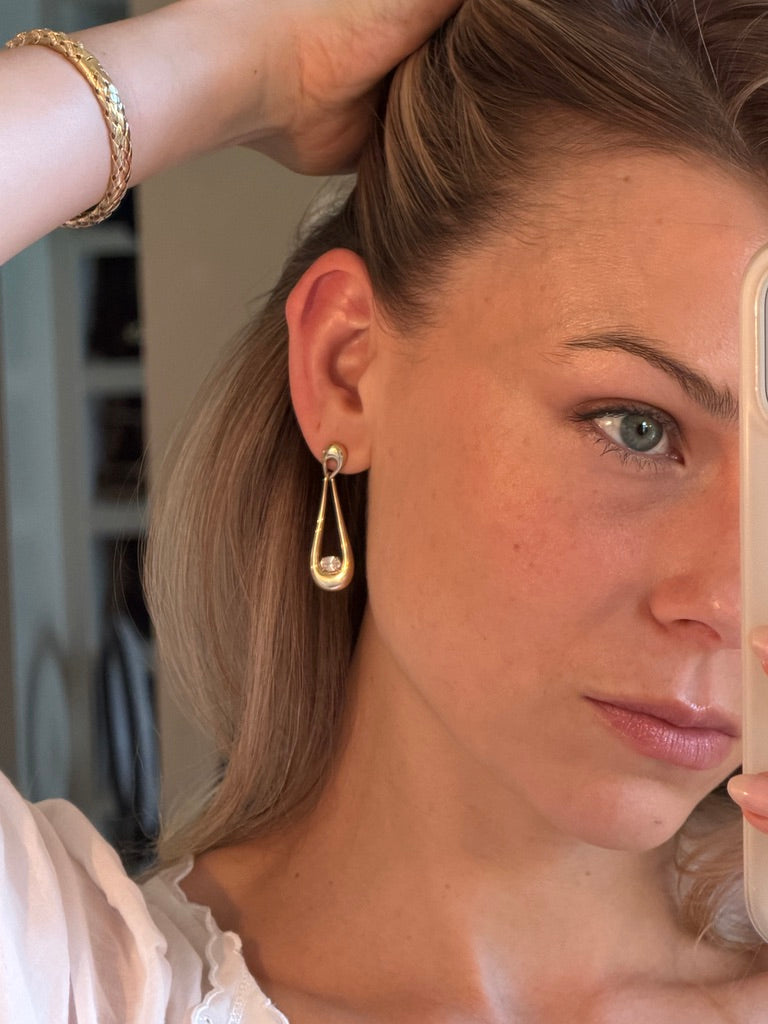 Varena Elongated Swing Earrings