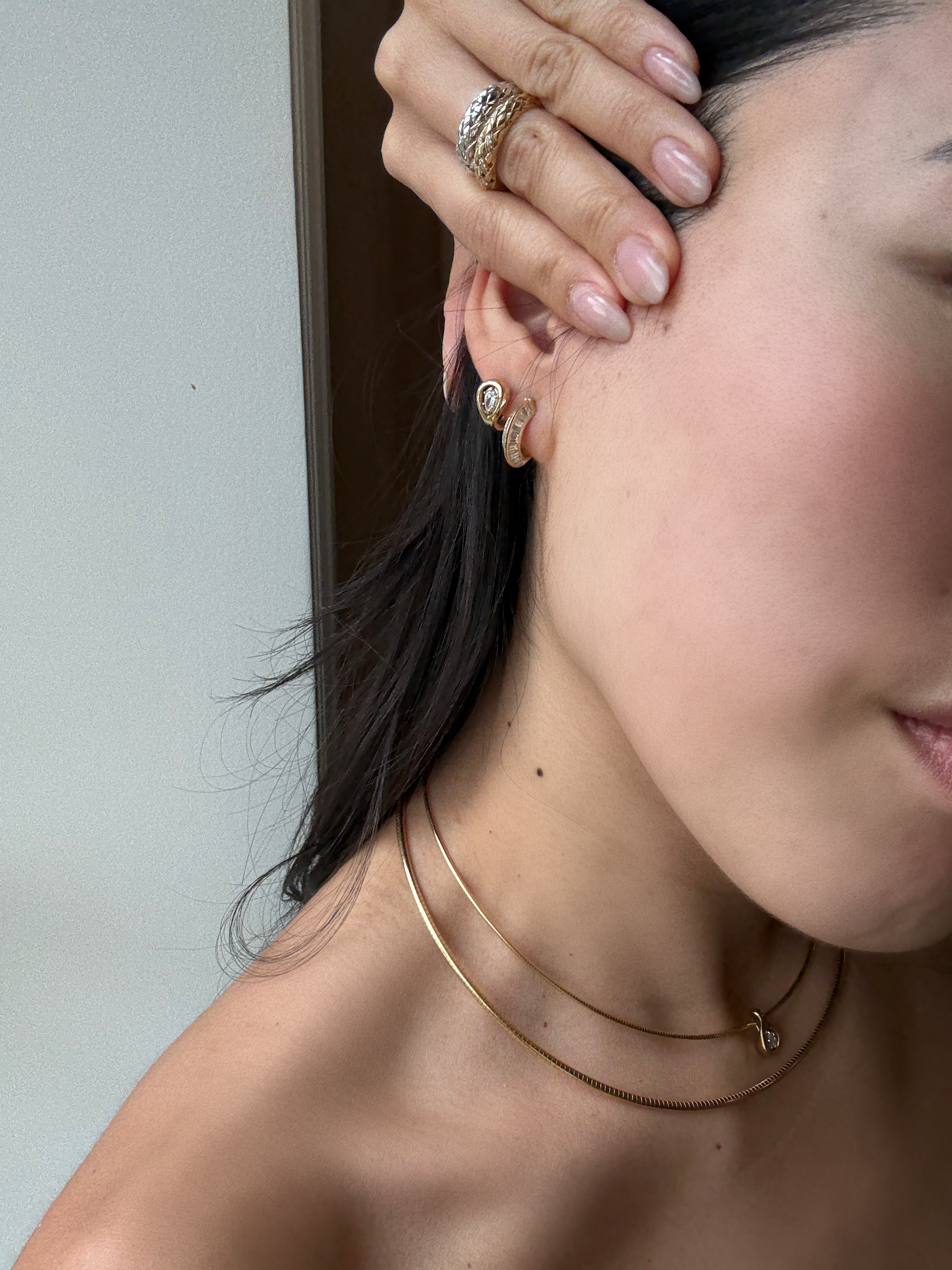 Knife Edge Mini Hoop