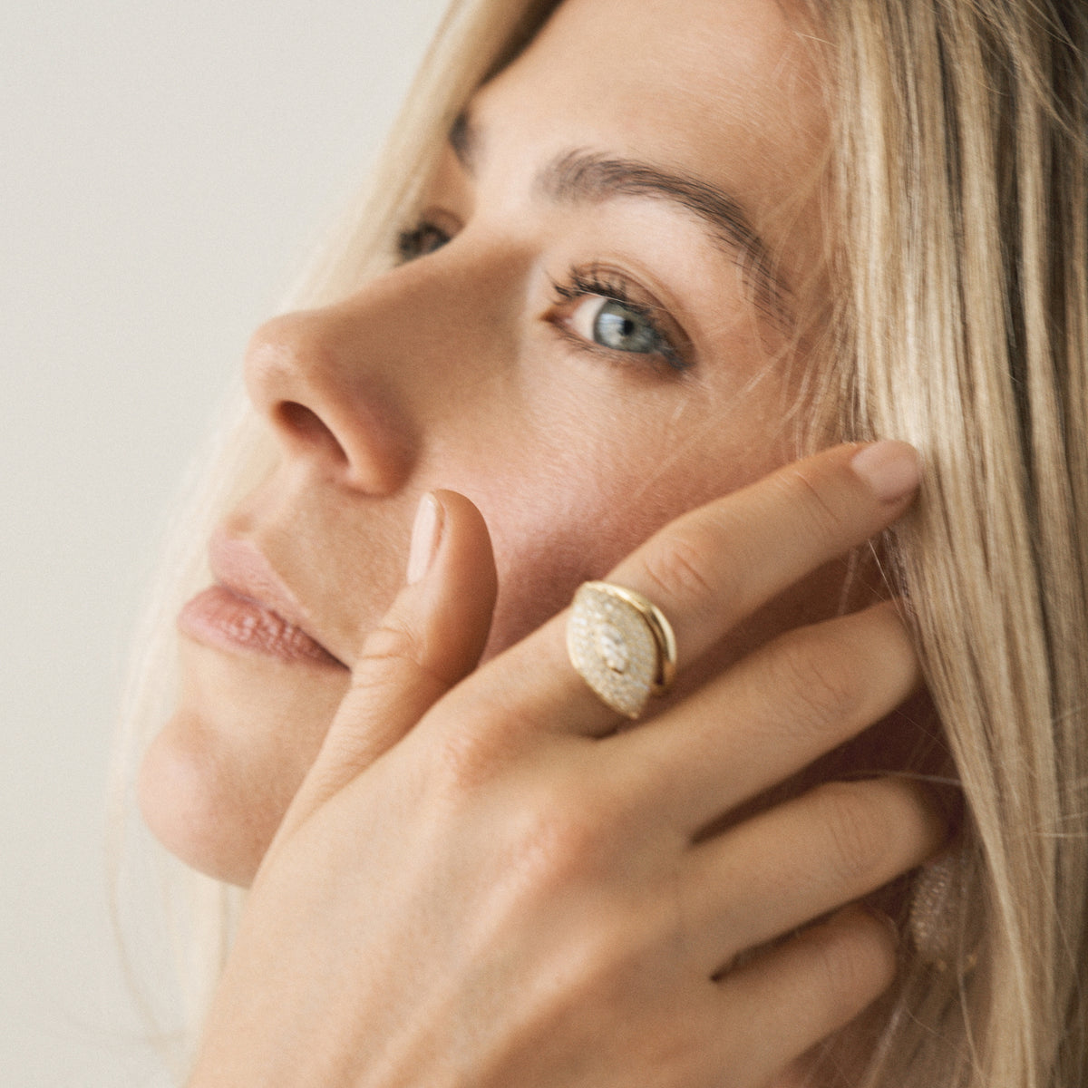 Gaze Ring